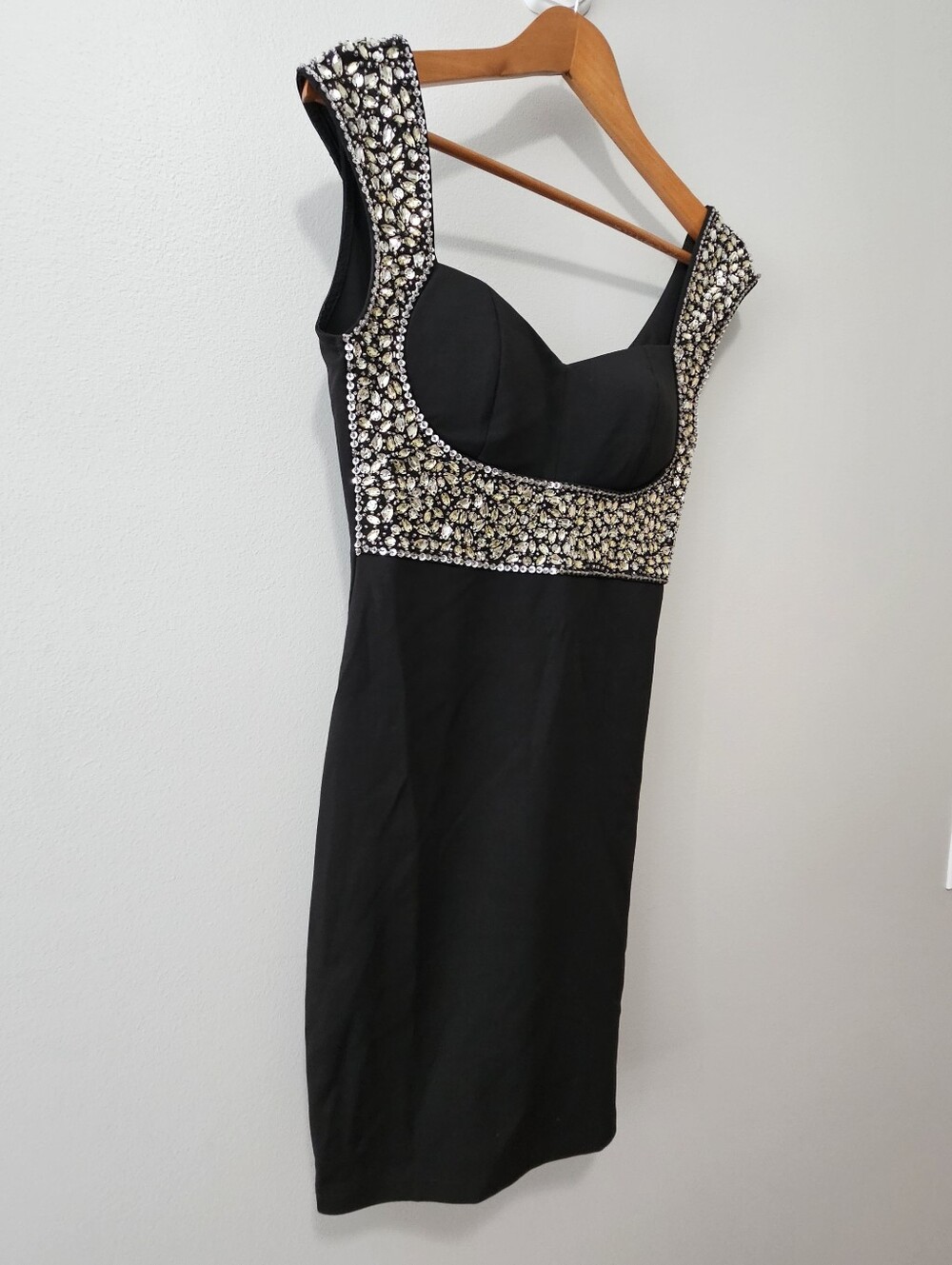 Dress - Picture 2 of 10